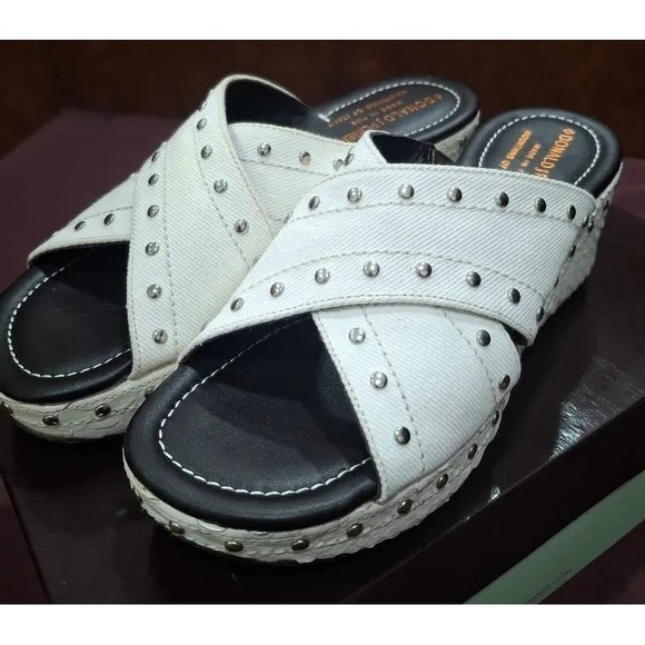 Donald J Pliner Womens Size 6 White Cross Strap Sandals - Picture 2 of 5